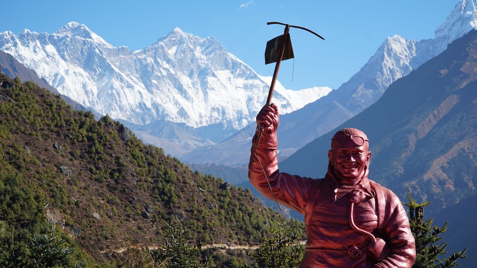Did a quick hike in the morning to a viewpoint above Namche with a statue of Tenzing Norgay Sherpa, where I got my first good look at Everest (leftmost peak) and Lhotse (center left peak)
