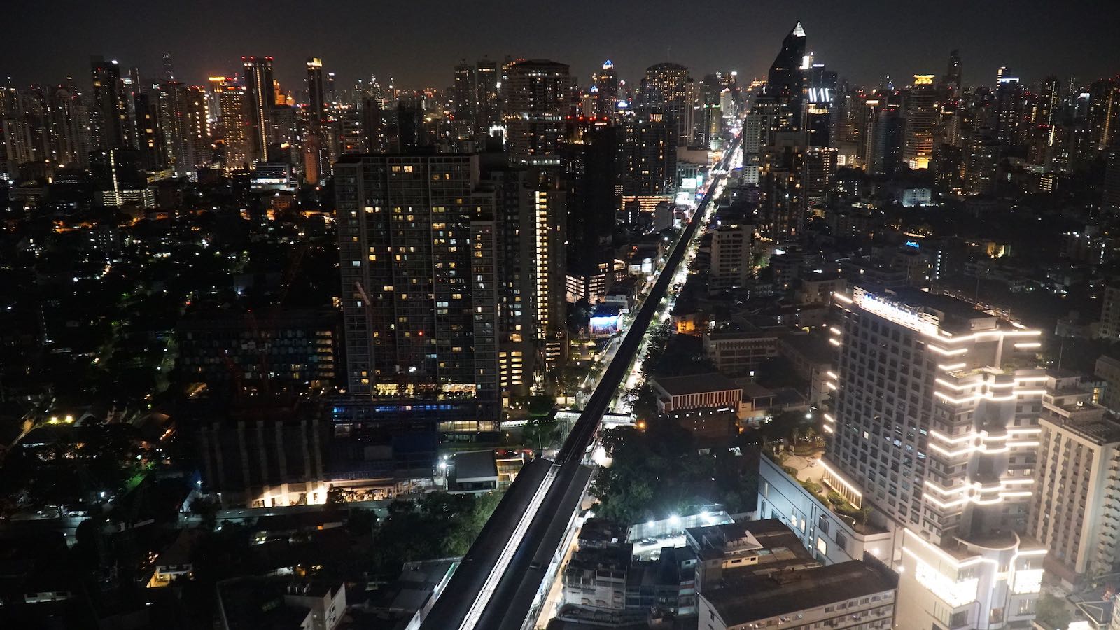 One night I decided to try and get a birds eye of the view of the city of Bangkok at night and found a rooftop bar in my area.