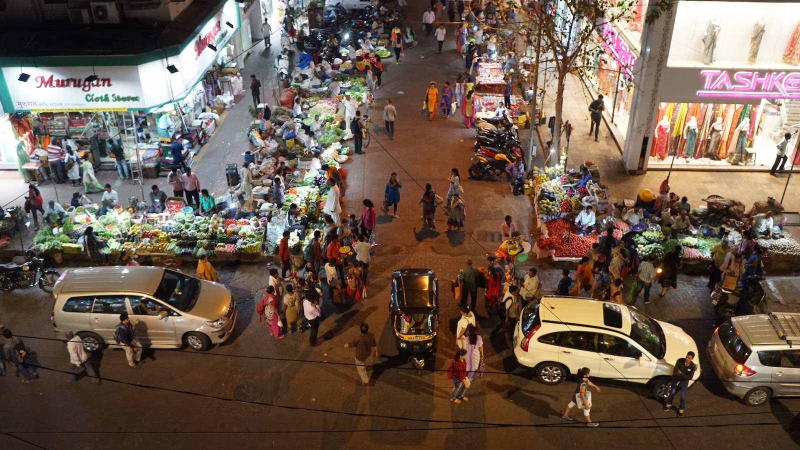 My hostel in Mumbai had a rooftop patio that overlooked a busy side street full of shops and merchants. It was extremely lively and I spent a lot of time hanging out on the rooftop just people watching, occasionally going down to buy an ice cream bar from one of the shops.