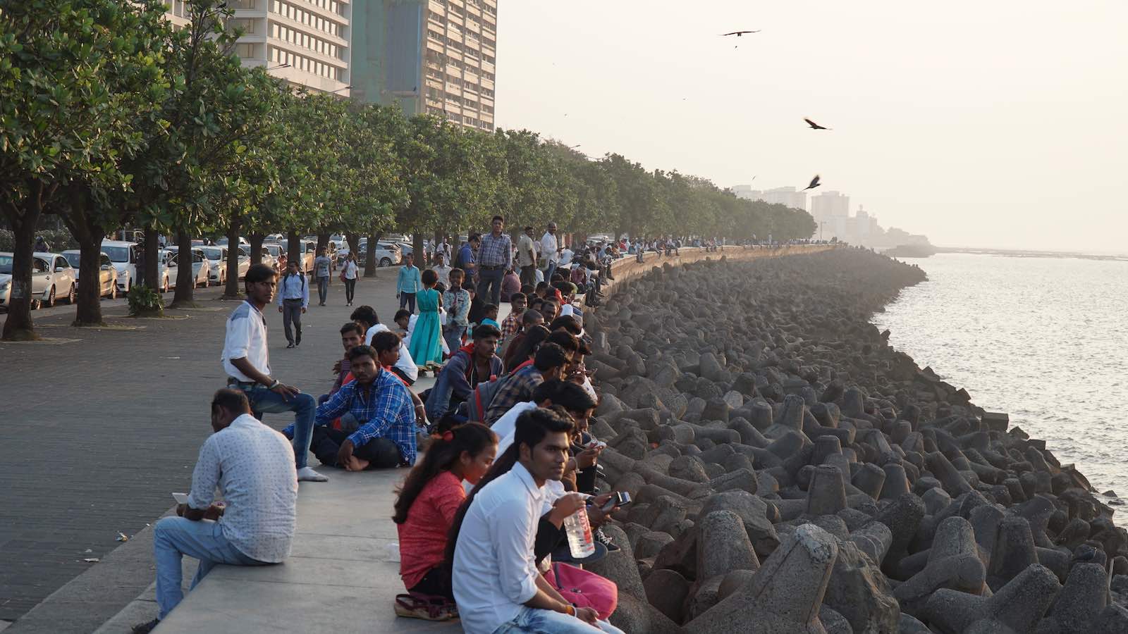 Back to the main city, I went to a place called Marine Drive along the coast of Mumbai to catch the sunset.