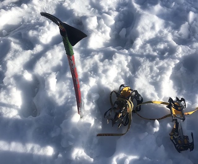 We got trained on how to use crampons and ice axes as we were going to be using them throughout the entire ~6 hour roundtrip hike