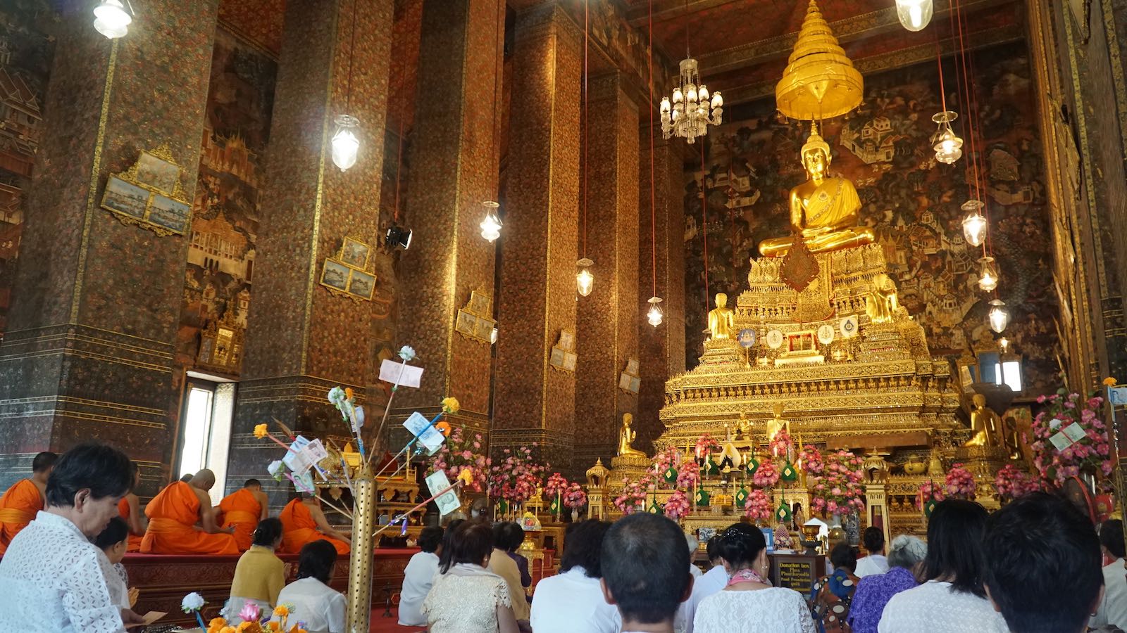 There was a prayer service going on in one of the halls I stumbled into at the complex. I ended up staying for a while, just listening to the rhythmic chants and taking in the atmosphere.