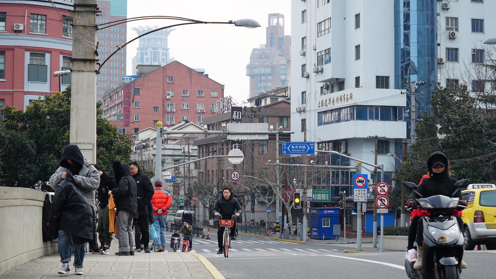 When I got bored of working or wanted to change up my daily routine, I would take the subway somewhere and walk around the city.