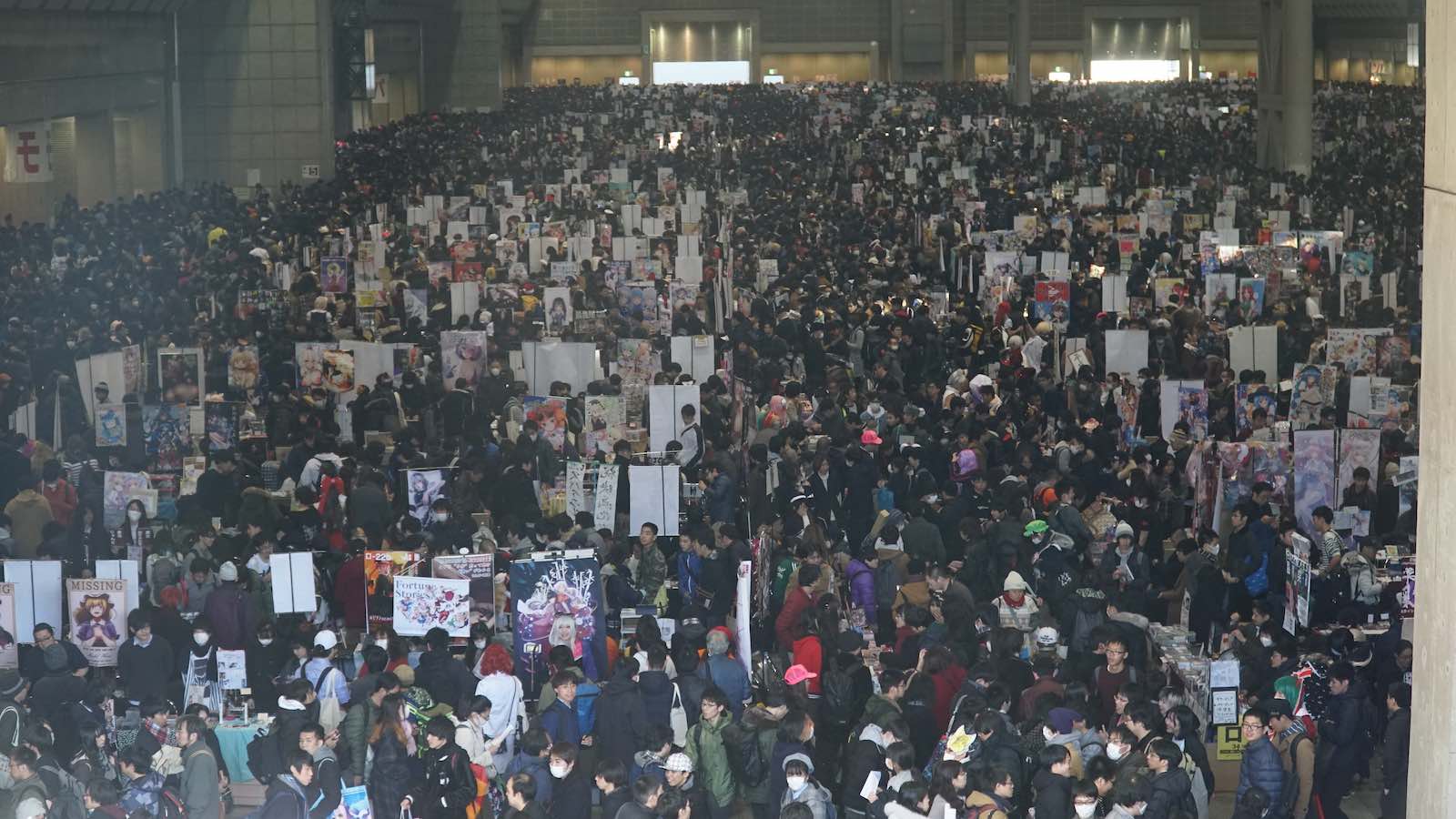 I have never seen so many people packed into one place. It was just a massive blob of humans flowing through the convention. There was no room to go where you wanted so you just had to move with the crowd.